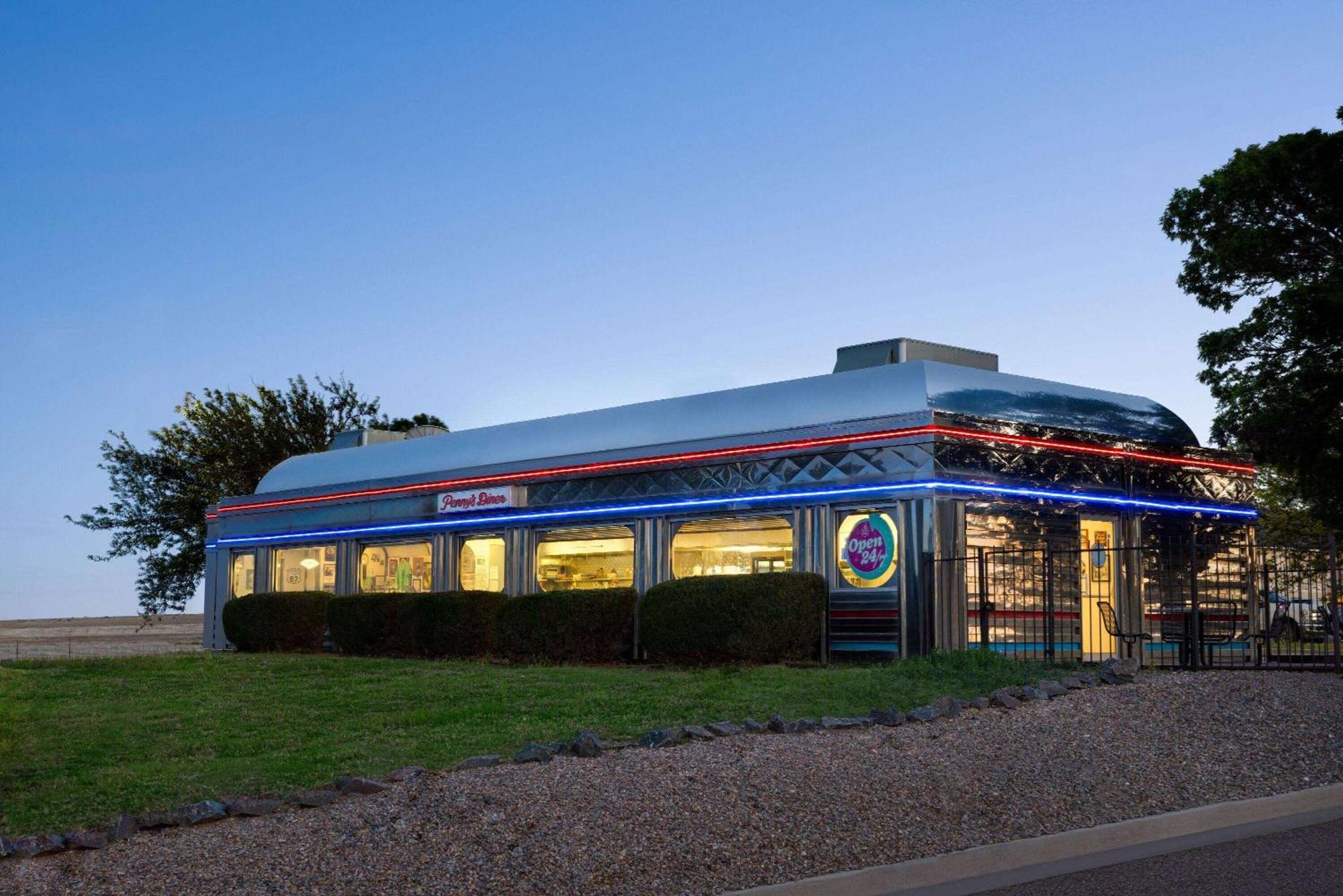 Travelodge By Wyndham Vaughn Exterior foto